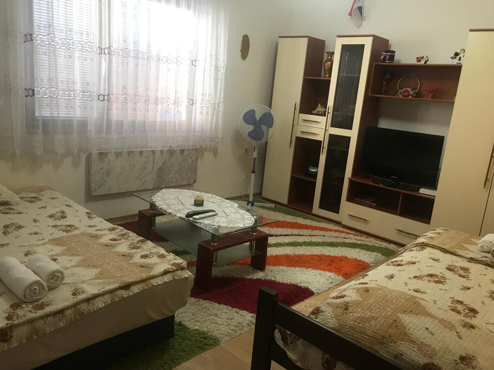 Nis Apartman Exterior foto