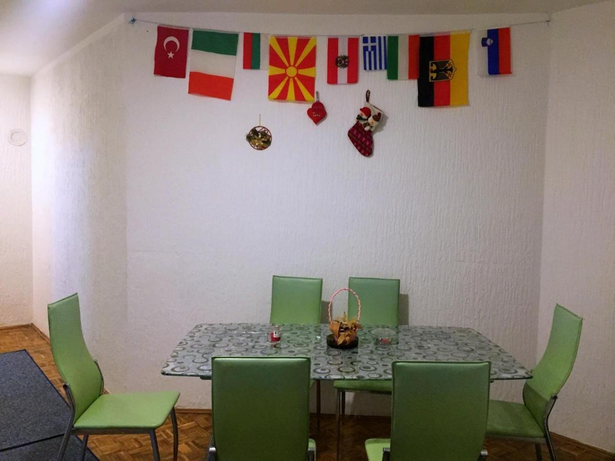 Nis Apartman Exterior foto
